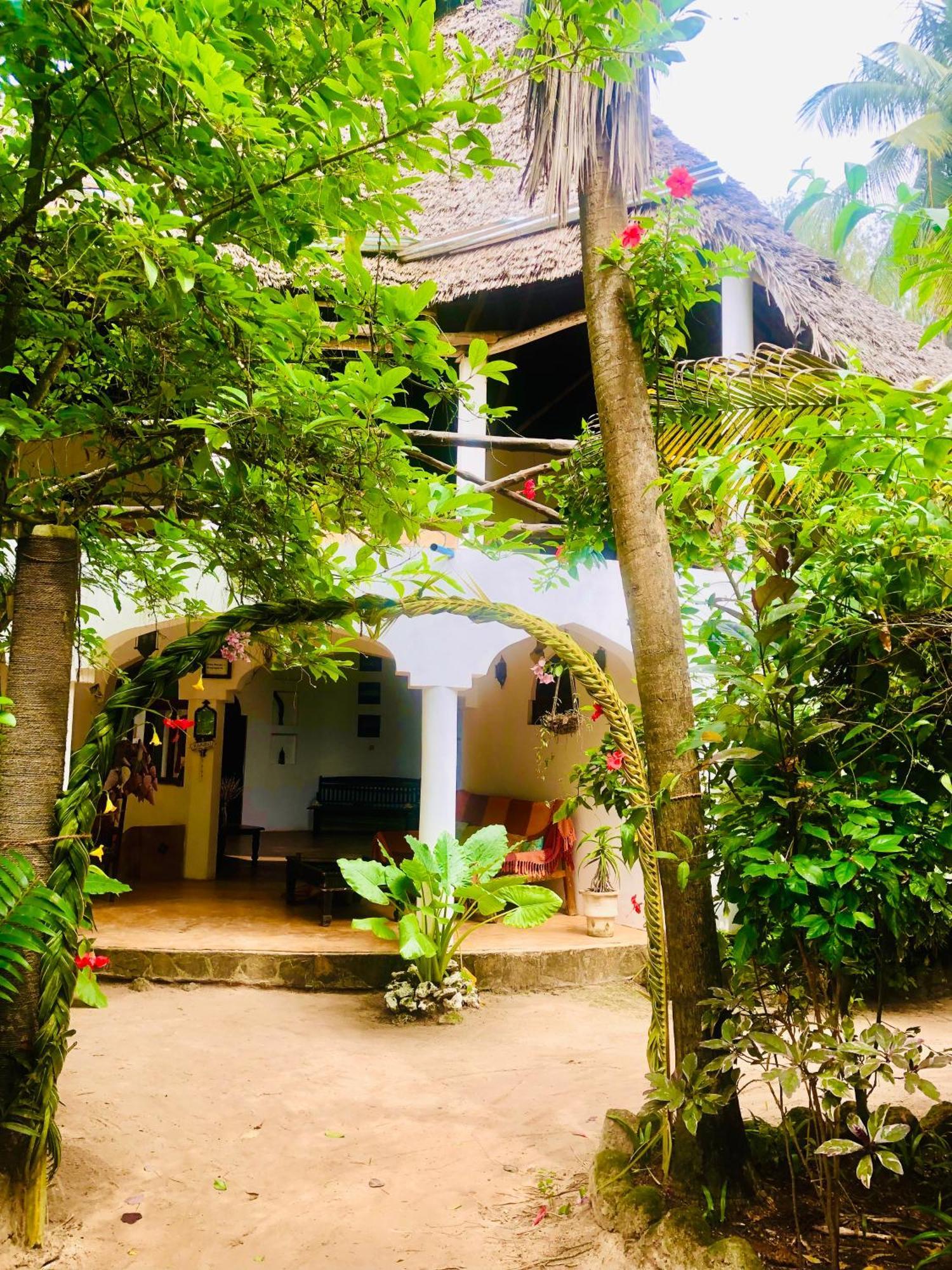 Casa Umoja Casa de hóspedes 3*